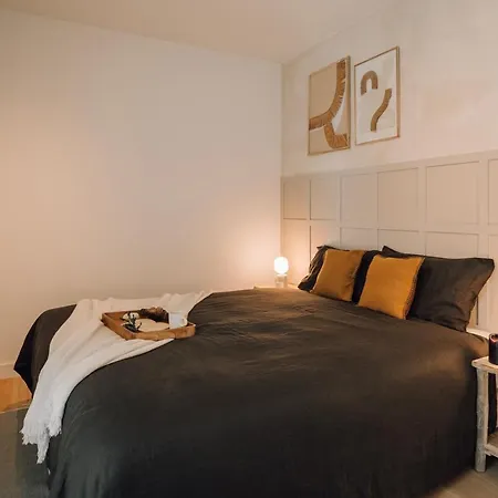 Terracina - 2 Bedrooms And Terrace In Campolide דירה ליסבון