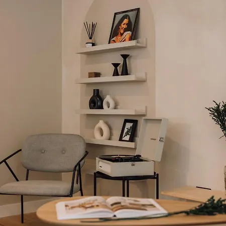 Terracina - 2 Bedrooms And Terrace In Campolide ליסבון