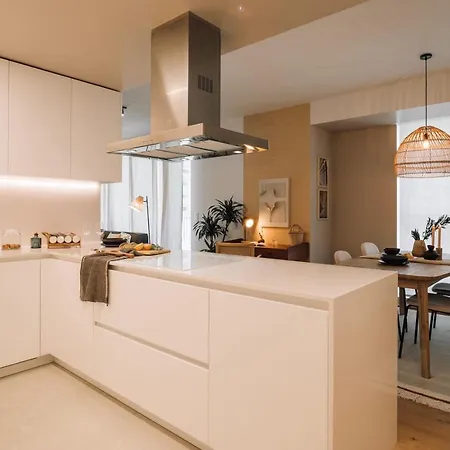 Terracina - 2 Bedrooms And Terrace In Campolide * Lisboa