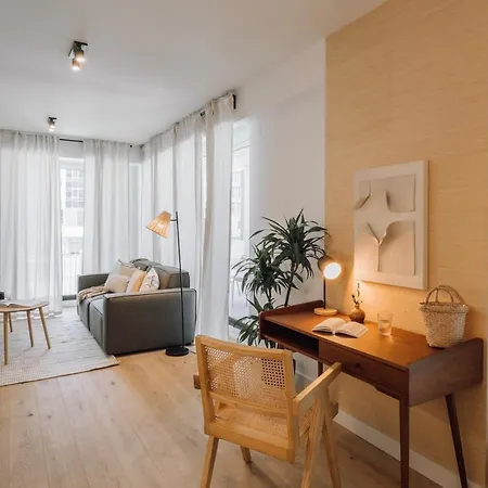 Terracina - 2 Bedrooms And Terrace In Campolide Lisbon